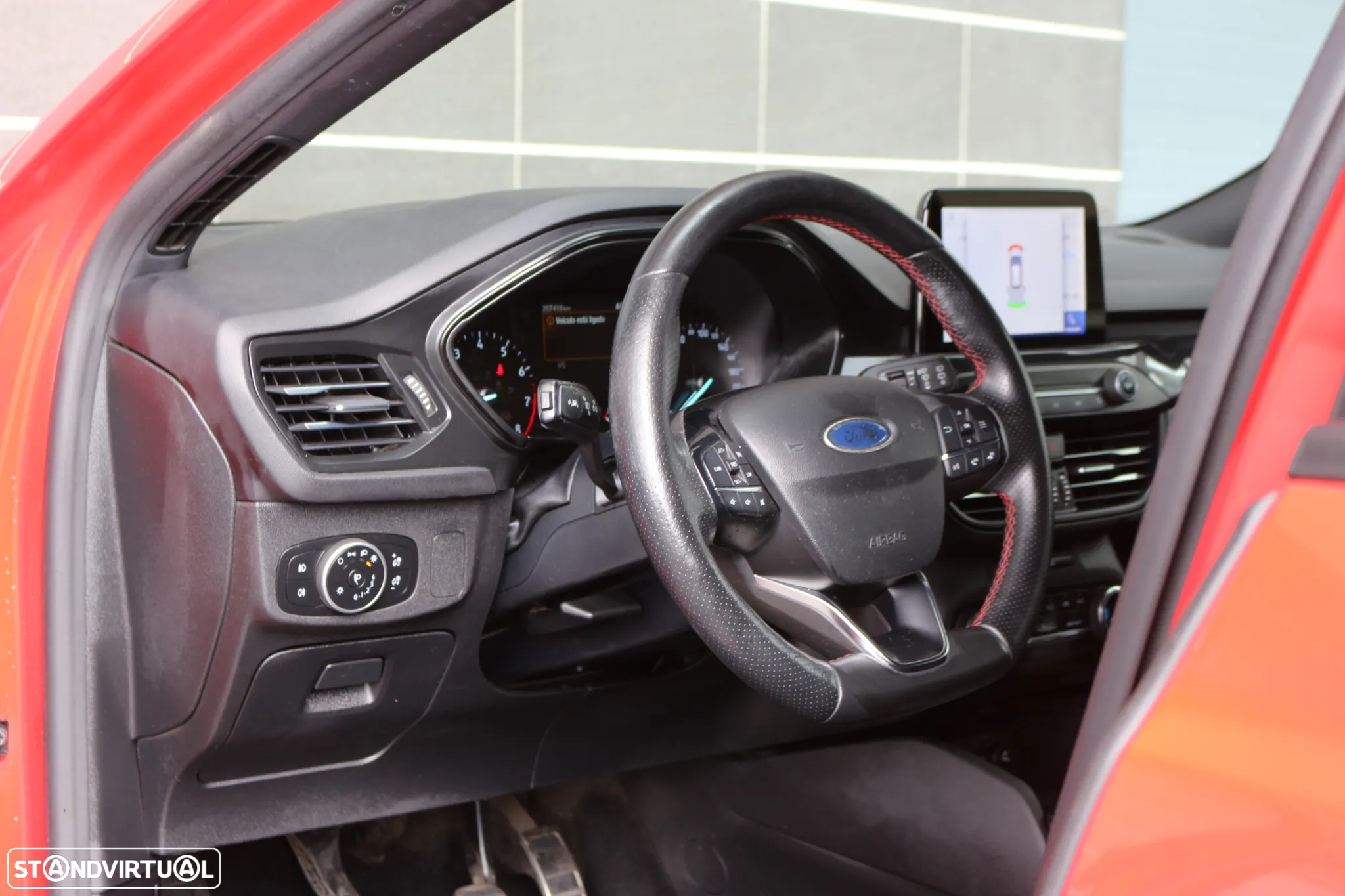 Ford Focus SW 1.0 EcoBoost S&S ST-LINE - 12