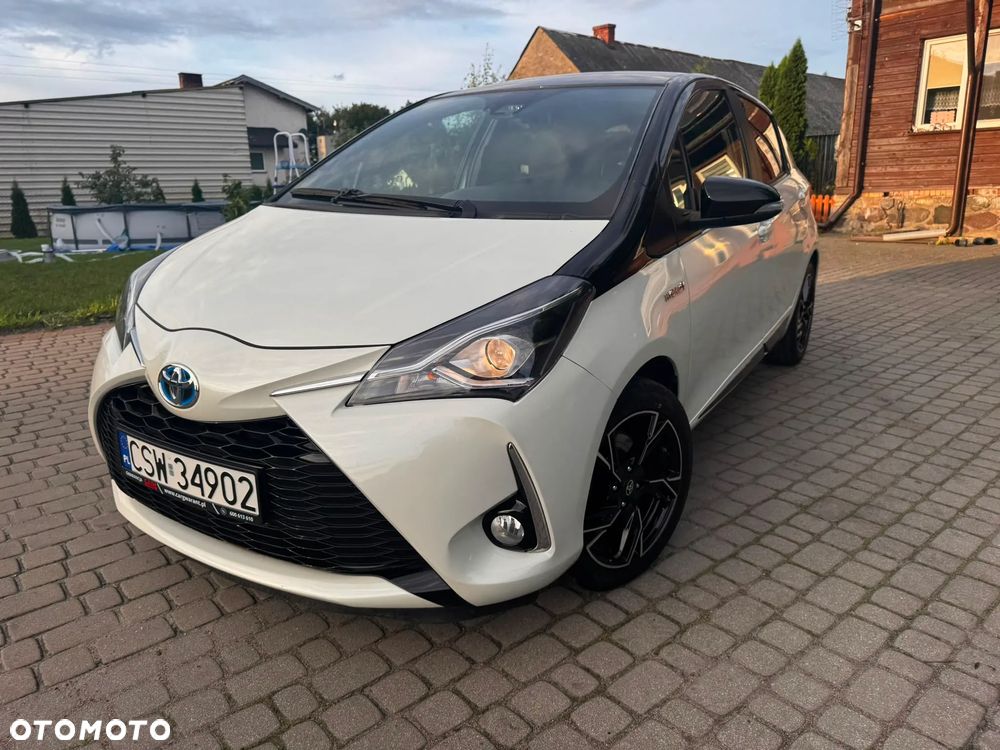 Toyota Yaris Hybrid 100 Selection - 9