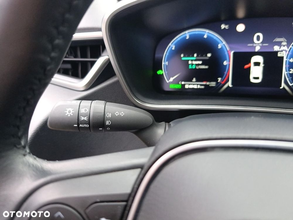 Toyota Corolla 1.8 Hybrid Comfort - 38