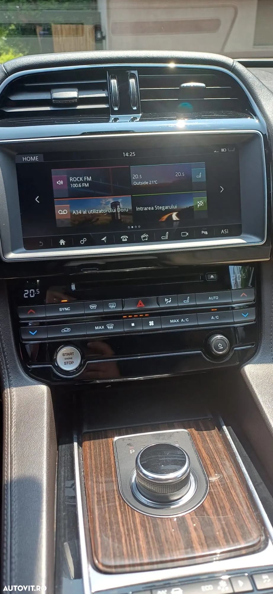 Jaguar F-Pace 20d AWD Portfolio - 14