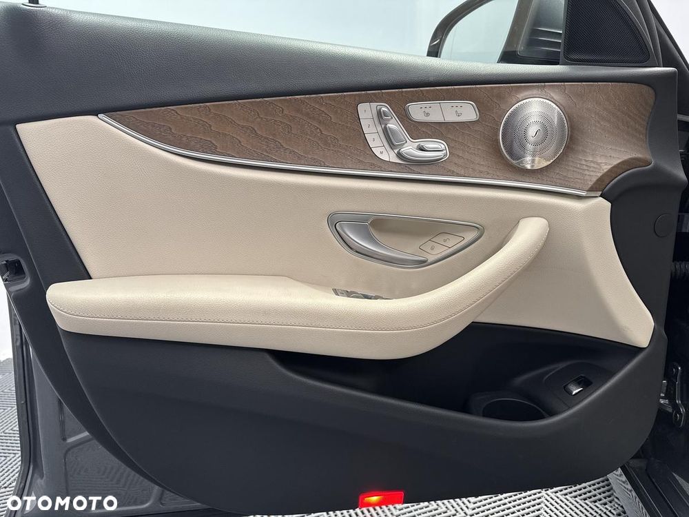 Mercedes-Benz Klasa E 220 d 4-Matic AMG/Avantgarde - 11
