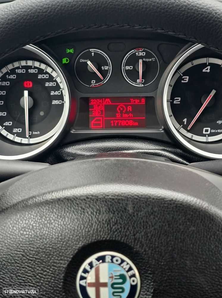 Alfa Romeo Giulietta 1.6 JTDM 16V - 9