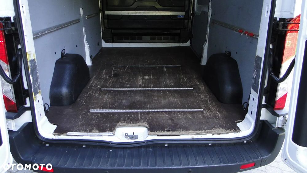 Ford Transit - 12