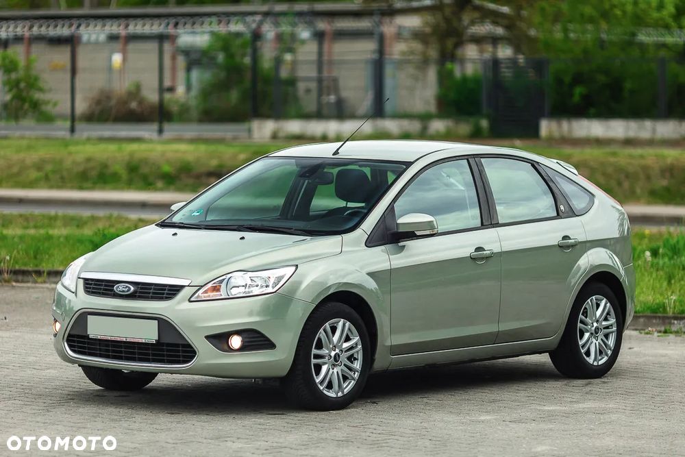 Ford Focus 1.6 Ghia - 10