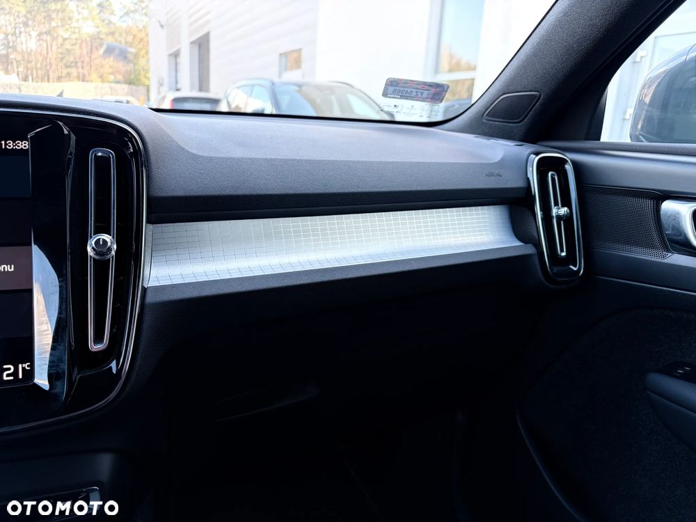 Volvo XC 40 T3 Momentum Pro - 15