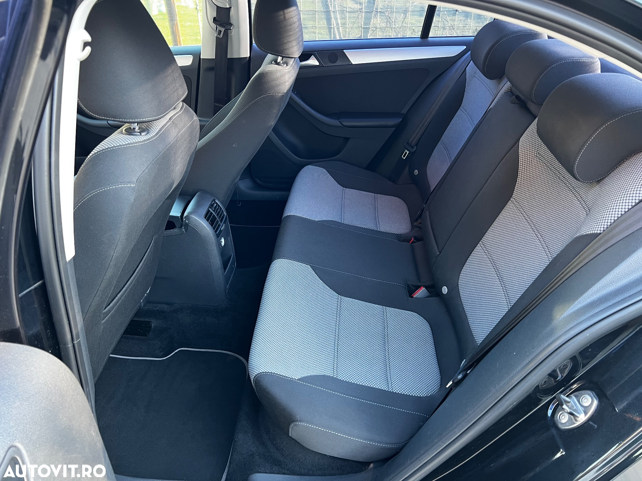 Volkswagen Jetta 1.4 Hybrid DSG Comfortline - 12