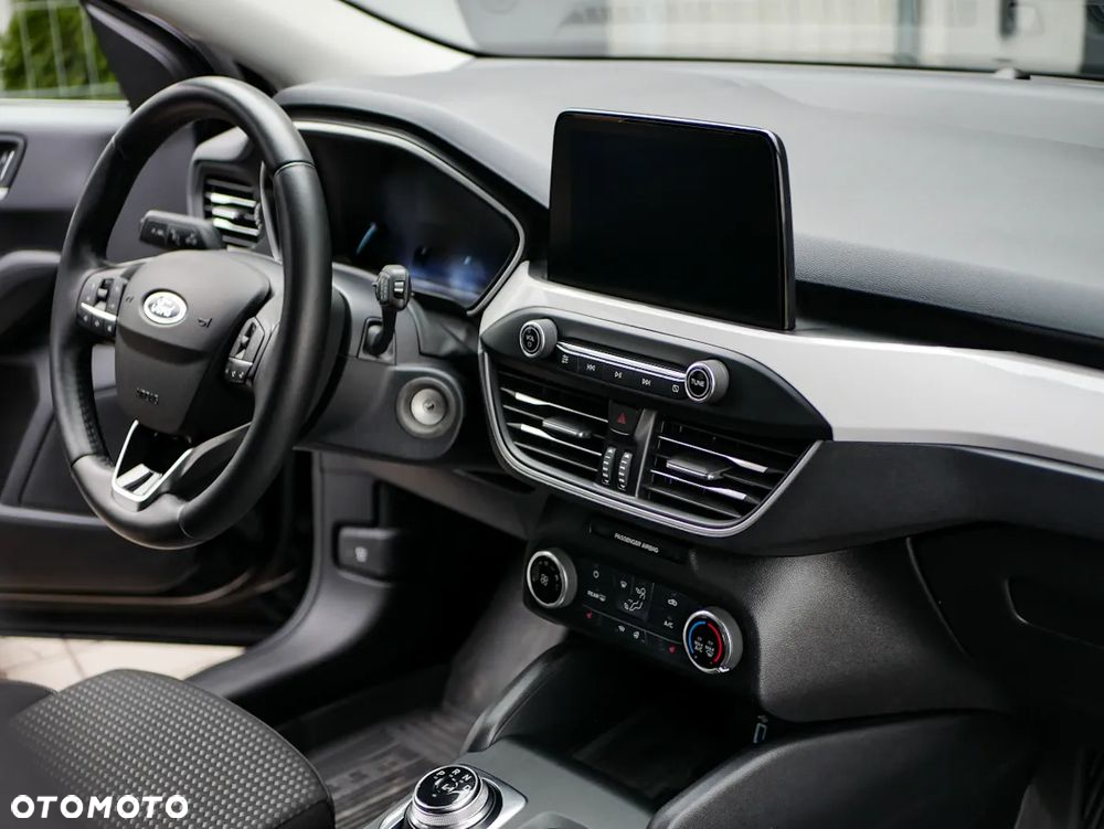 Ford Focus 2.0 EcoBlue Active Business - 21