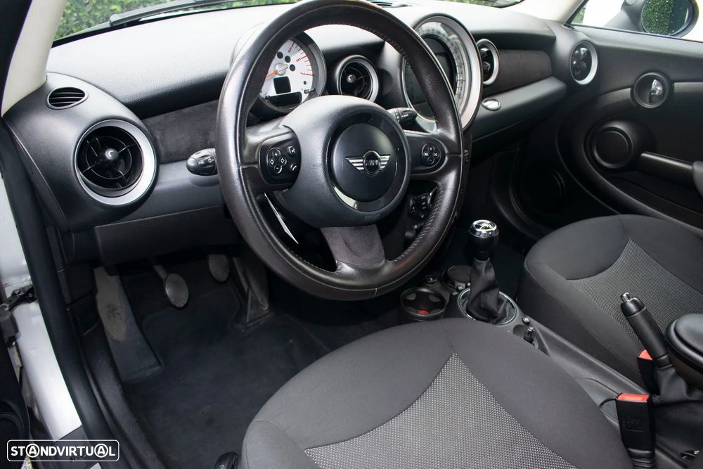 MINI 3 Portas Cooper D - 10