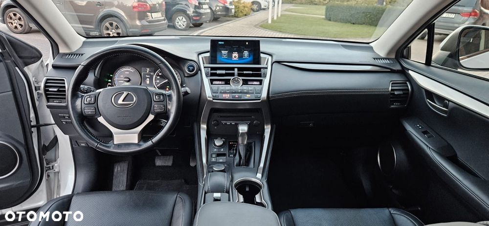 Lexus NX 300h Business Edition - 12