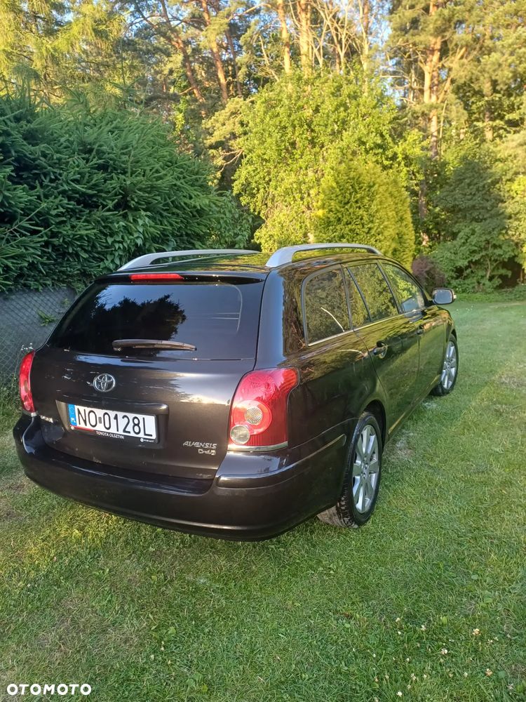 Toyota Avensis - 2