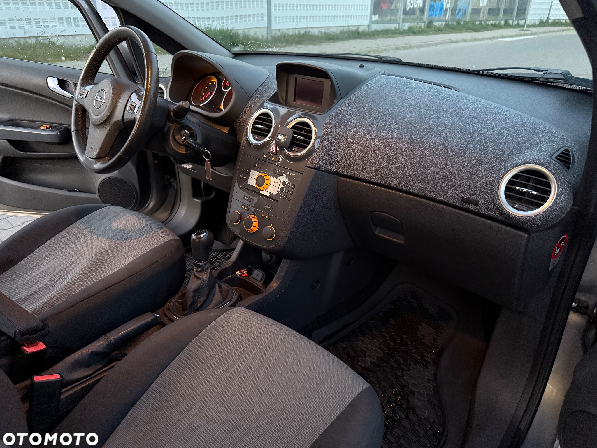 Opel Corsa 1.4 16V Cosmo - 14