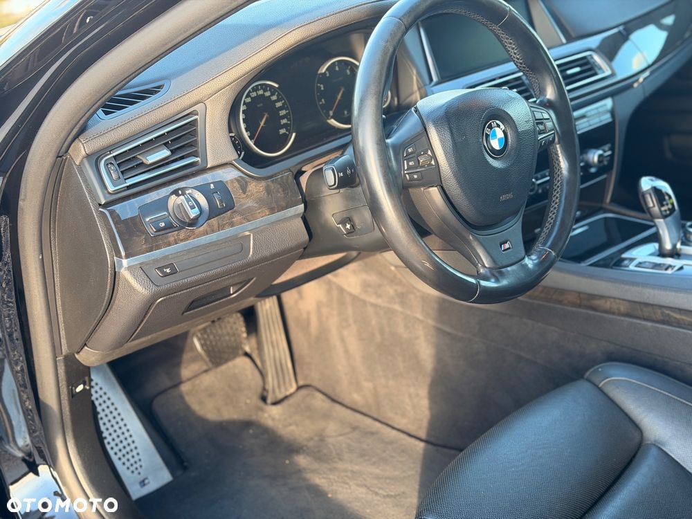 BMW Seria 7 - 20