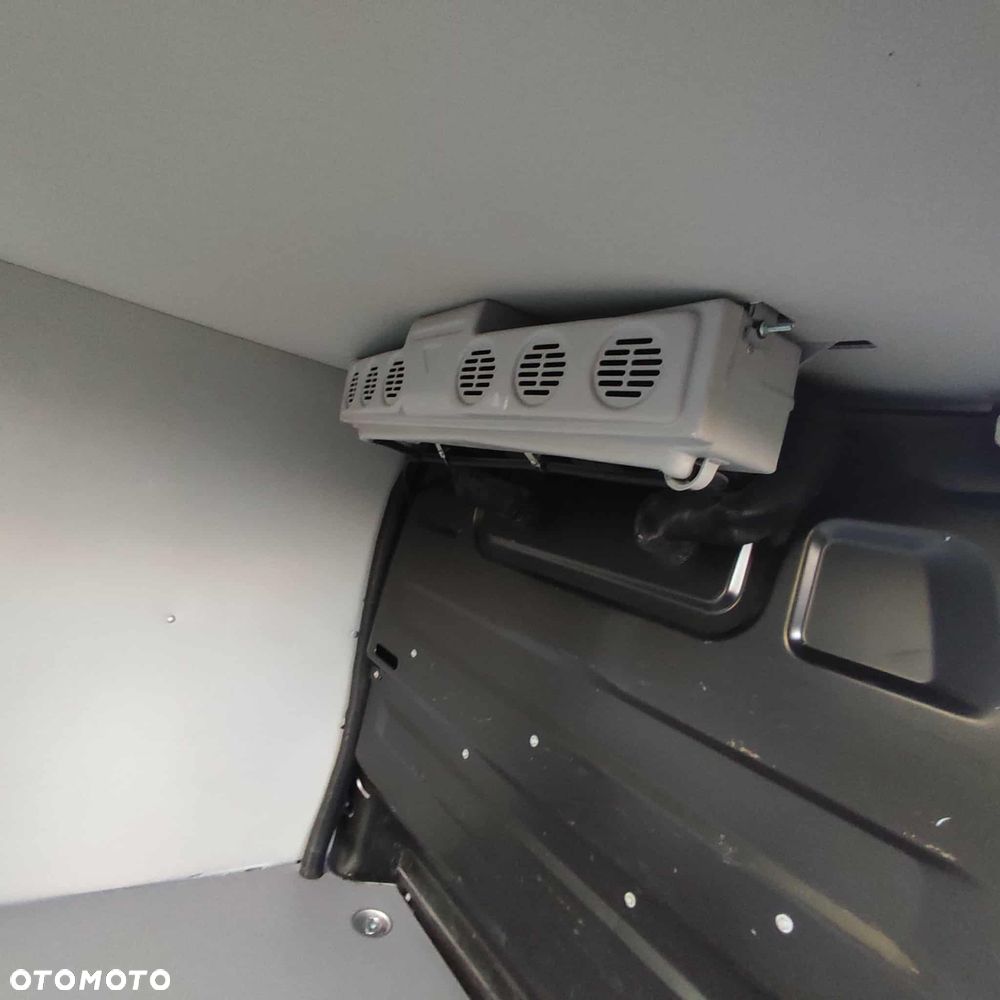 Opel Vivaro - 11