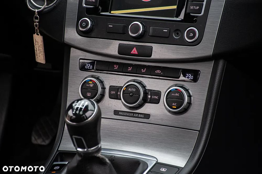 Volkswagen Passat 2.0 Blue TDI SCR Highline - 21