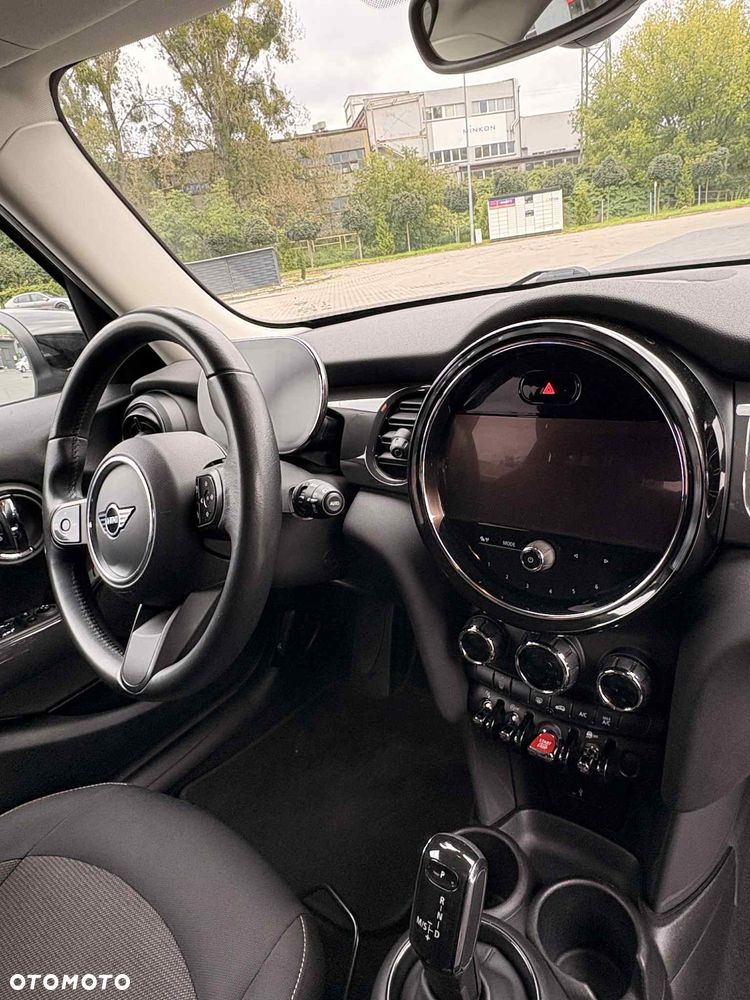 MINI Cooper Standard - 10