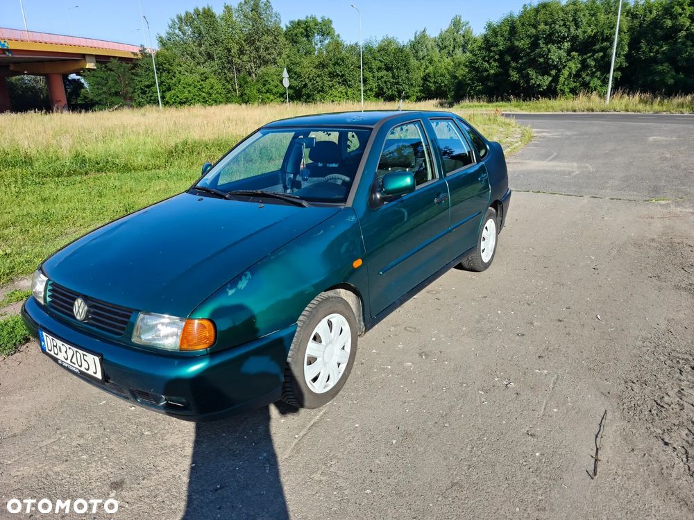 Volkswagen Polo - 2