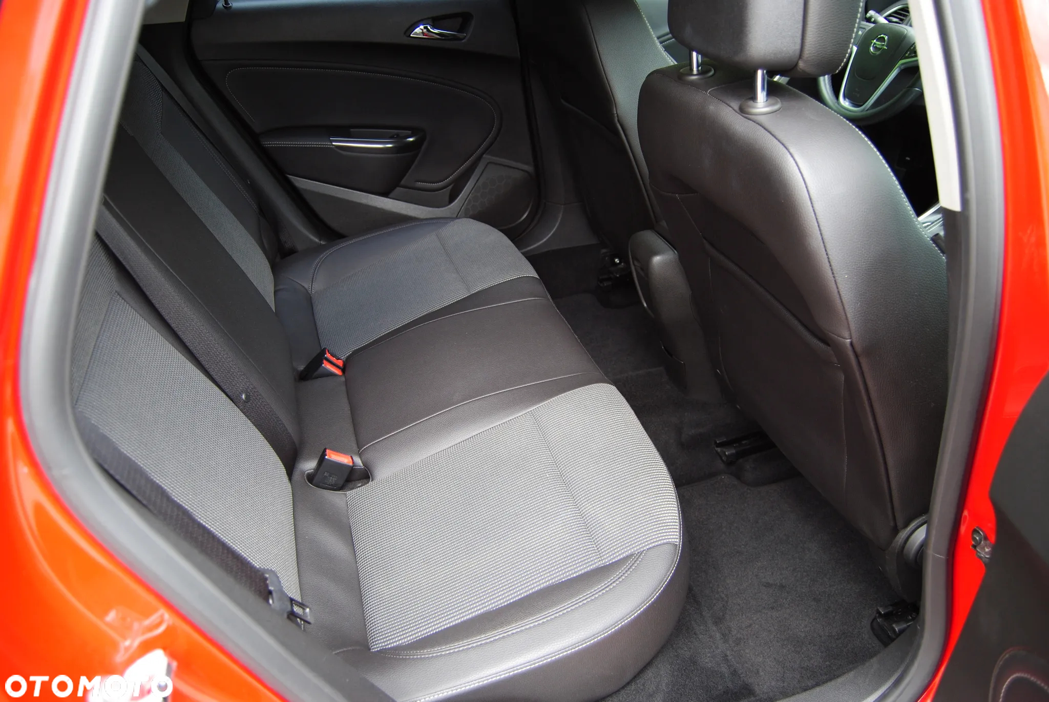 Opel Astra IV 2.0 CDTI Cosmo - 16