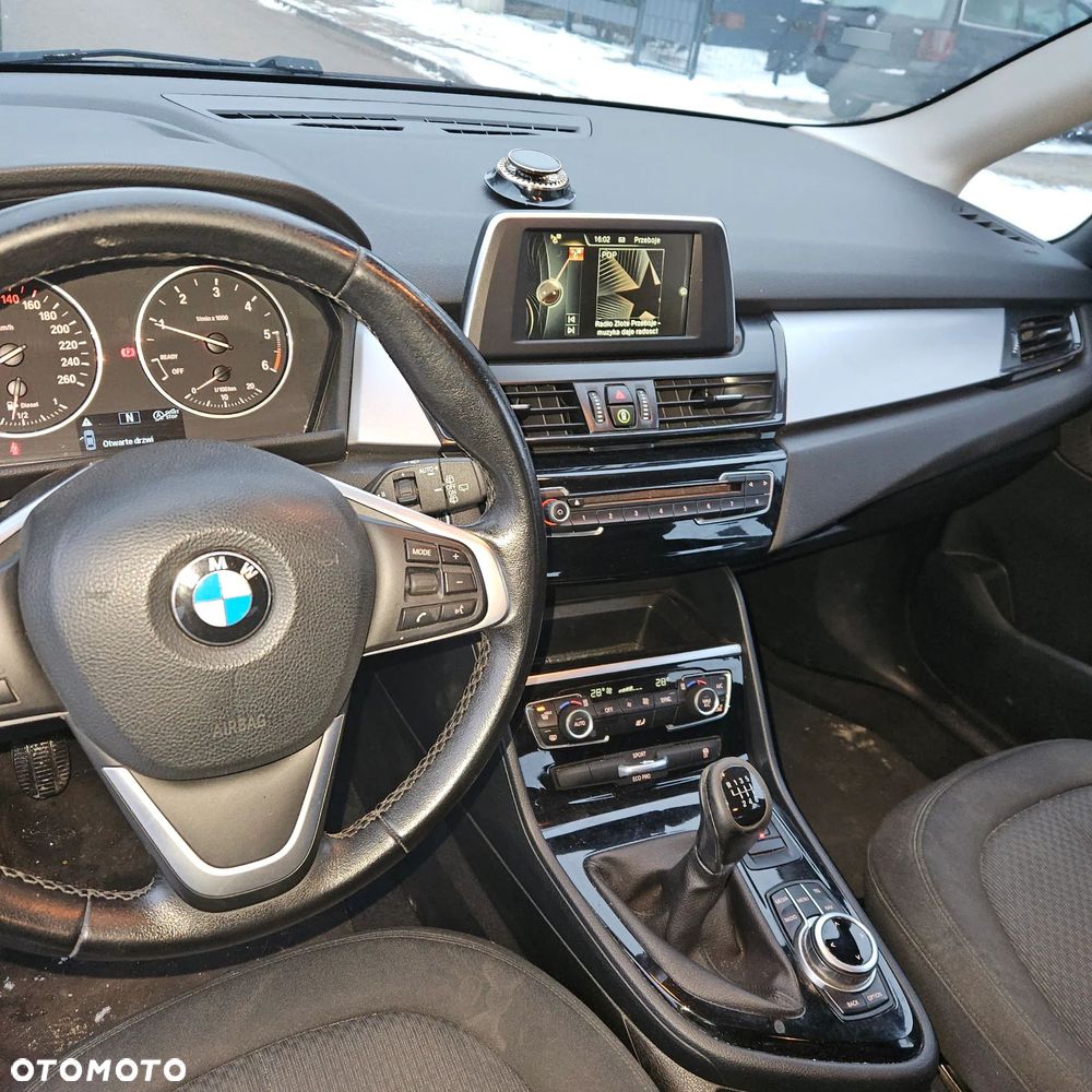 BMW Seria 2 216d - 4