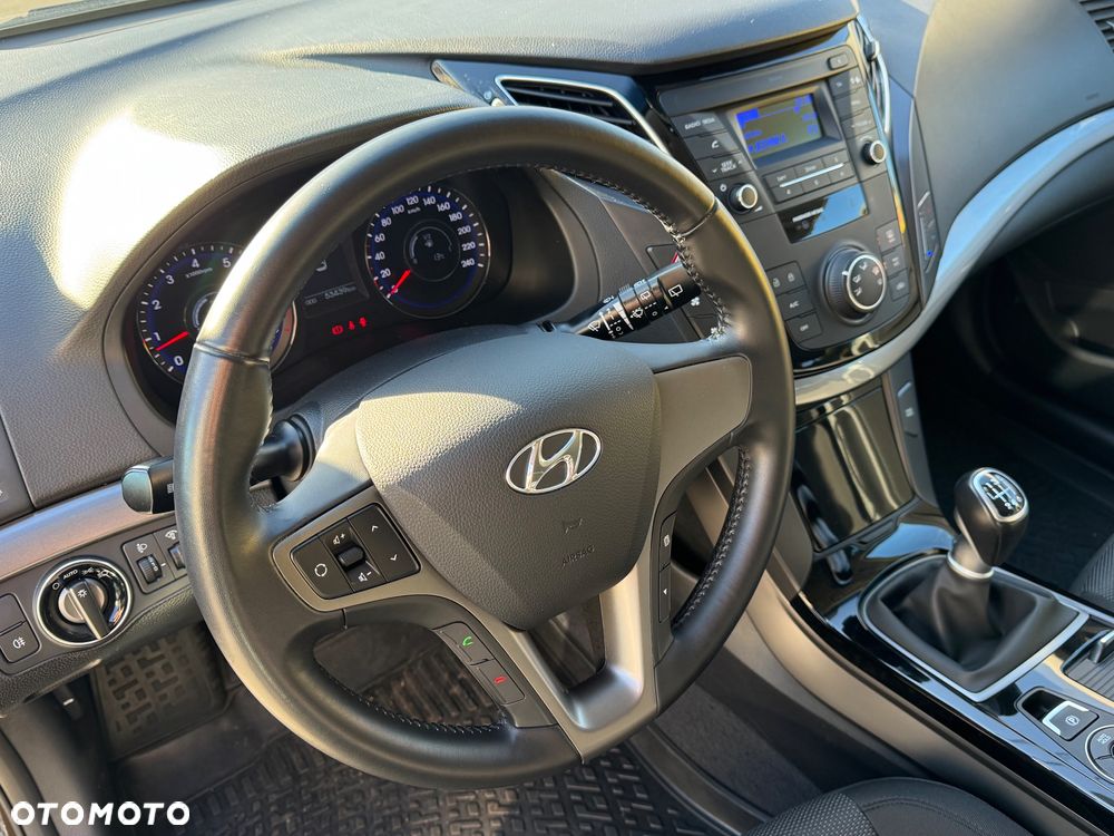 Hyundai i40 Kombi 1.6 Trend - 25