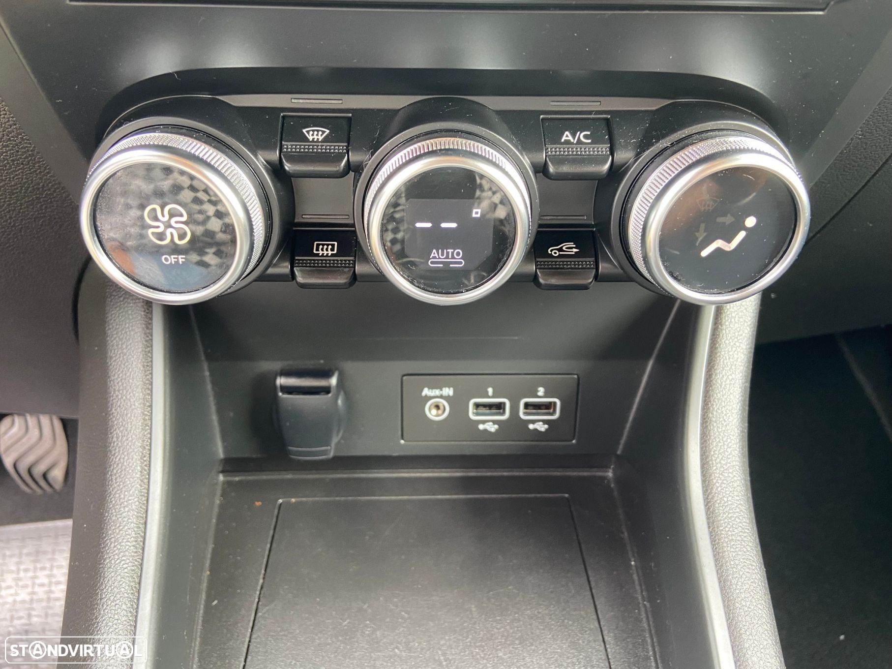 Renault Captur 1.0 TCe Equilibre Bi-Fuel - 11