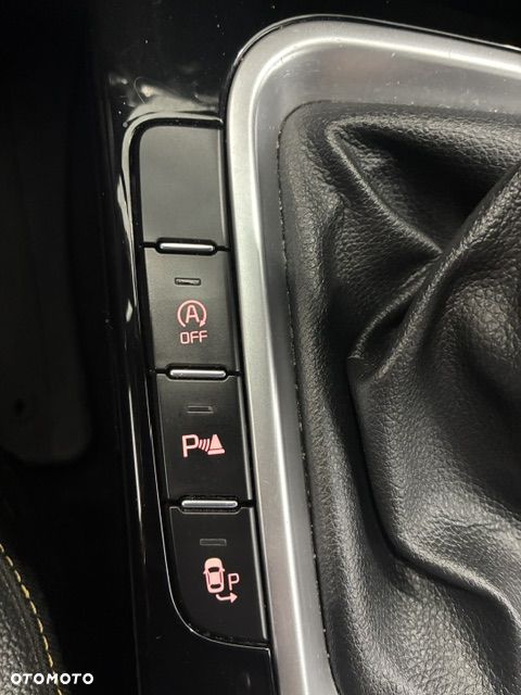 Kia XCeed 1.4 T-GDI L Business Line - 24