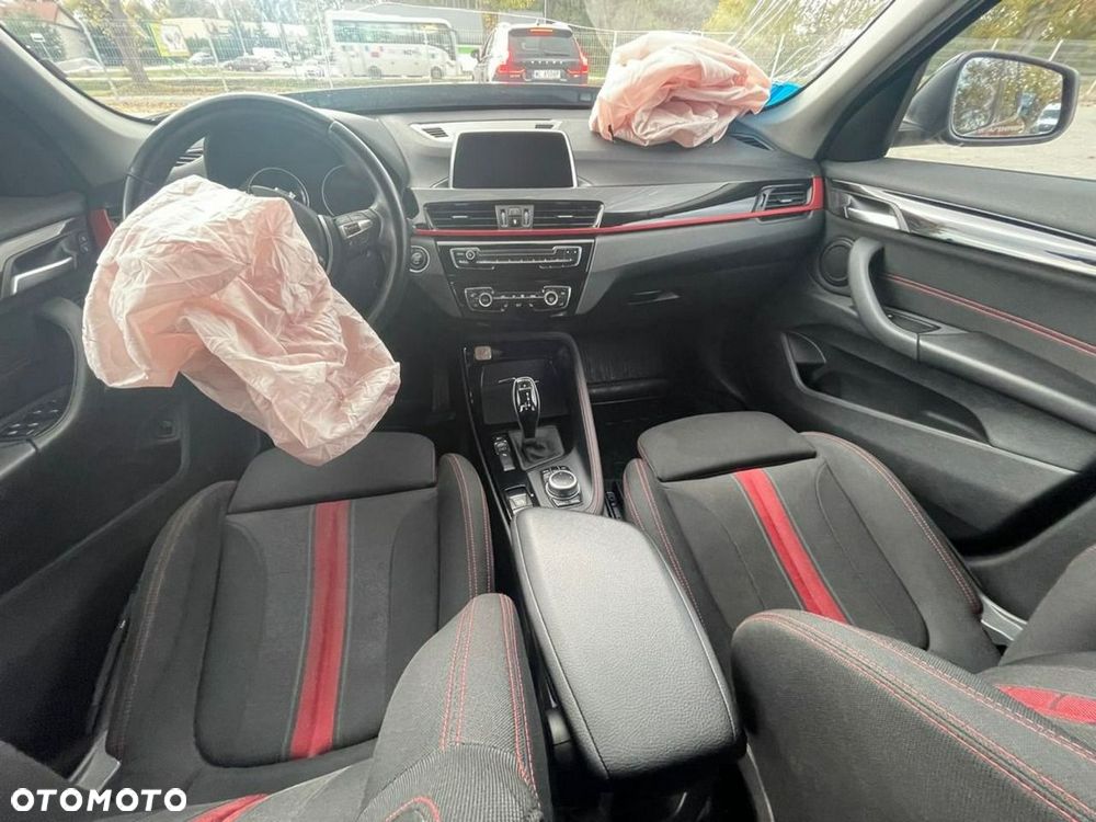 BMW X1 sDrive18i Advantage - 9