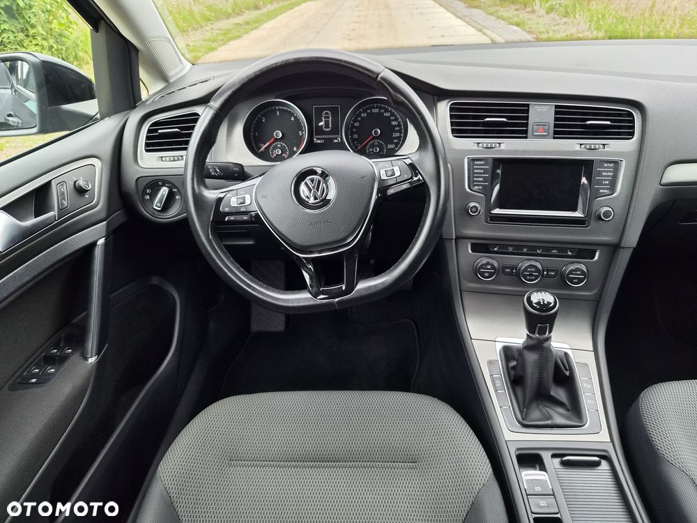 Volkswagen Golf - 5
