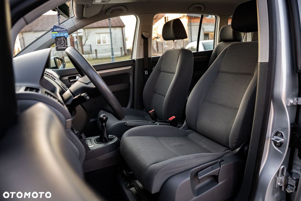 Volkswagen Touran 1.9 TDI DPF Conceptline - 10