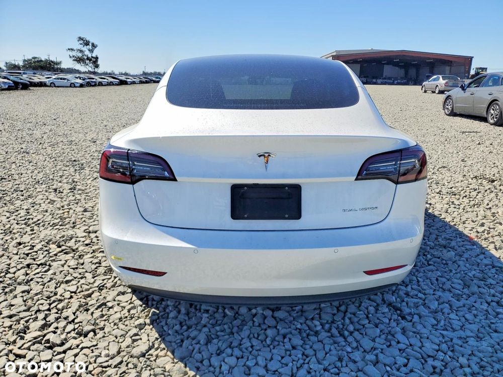 Tesla Model 3 Long Range AWD - 6