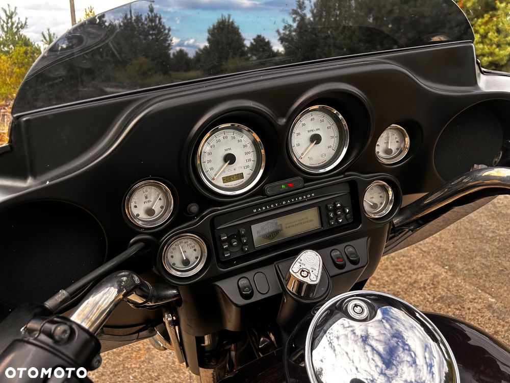 Harley-Davidson Touring Street Glide - 4