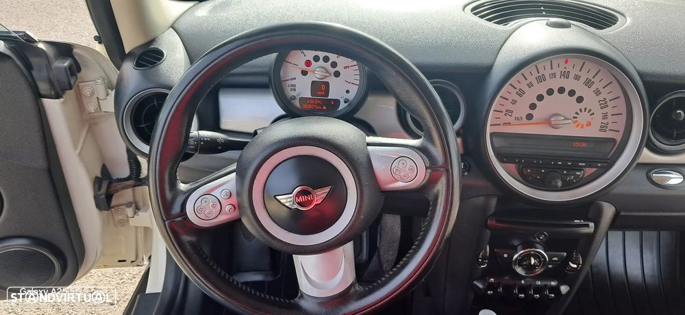 MINI 3 Portas One D - 23