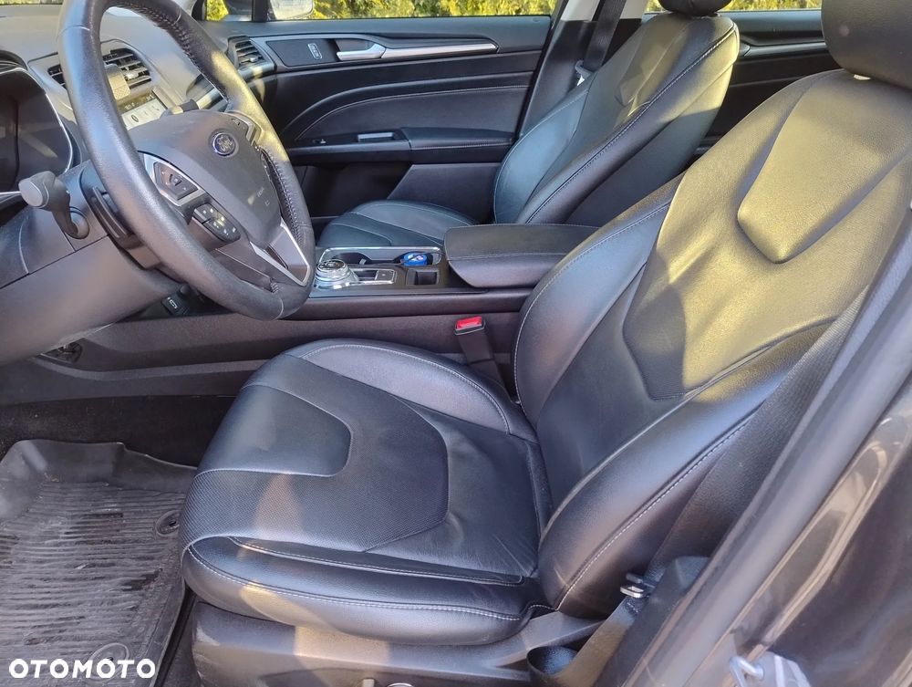 Ford Fusion 2.0 EcoBoost Titanium - 22