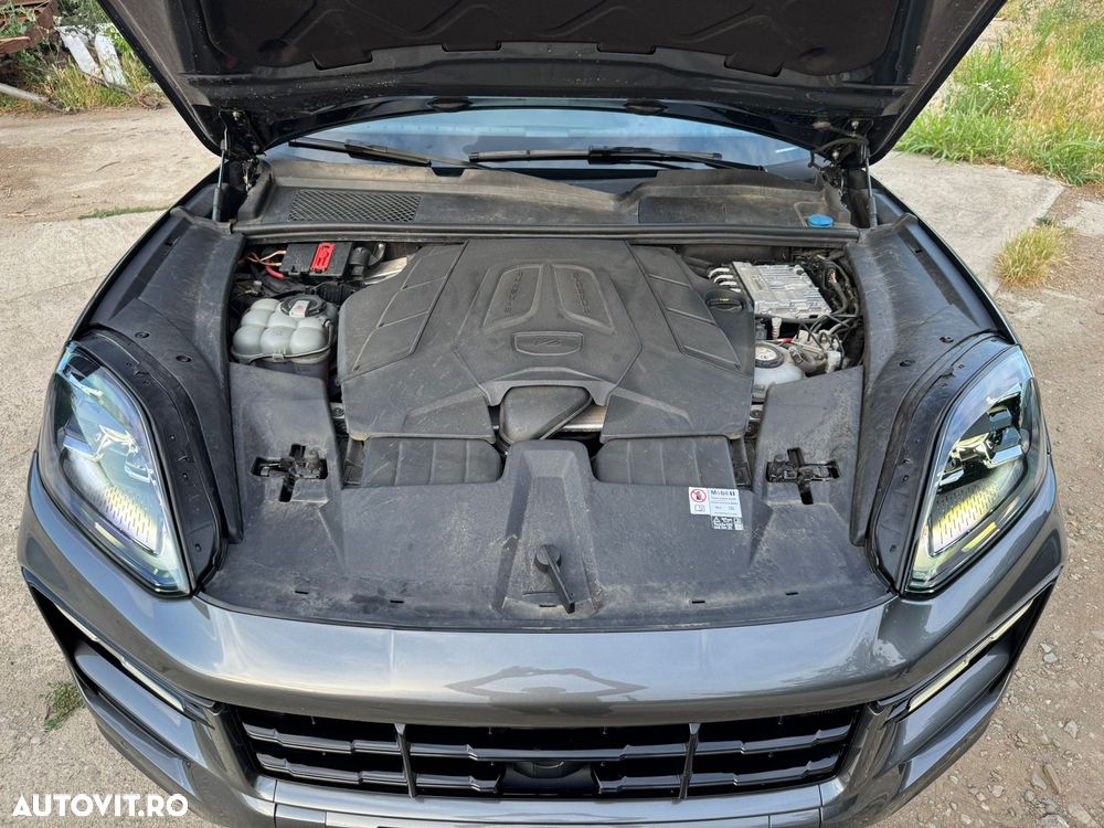 Porsche Cayenne Coupe E-Hybrid - 17