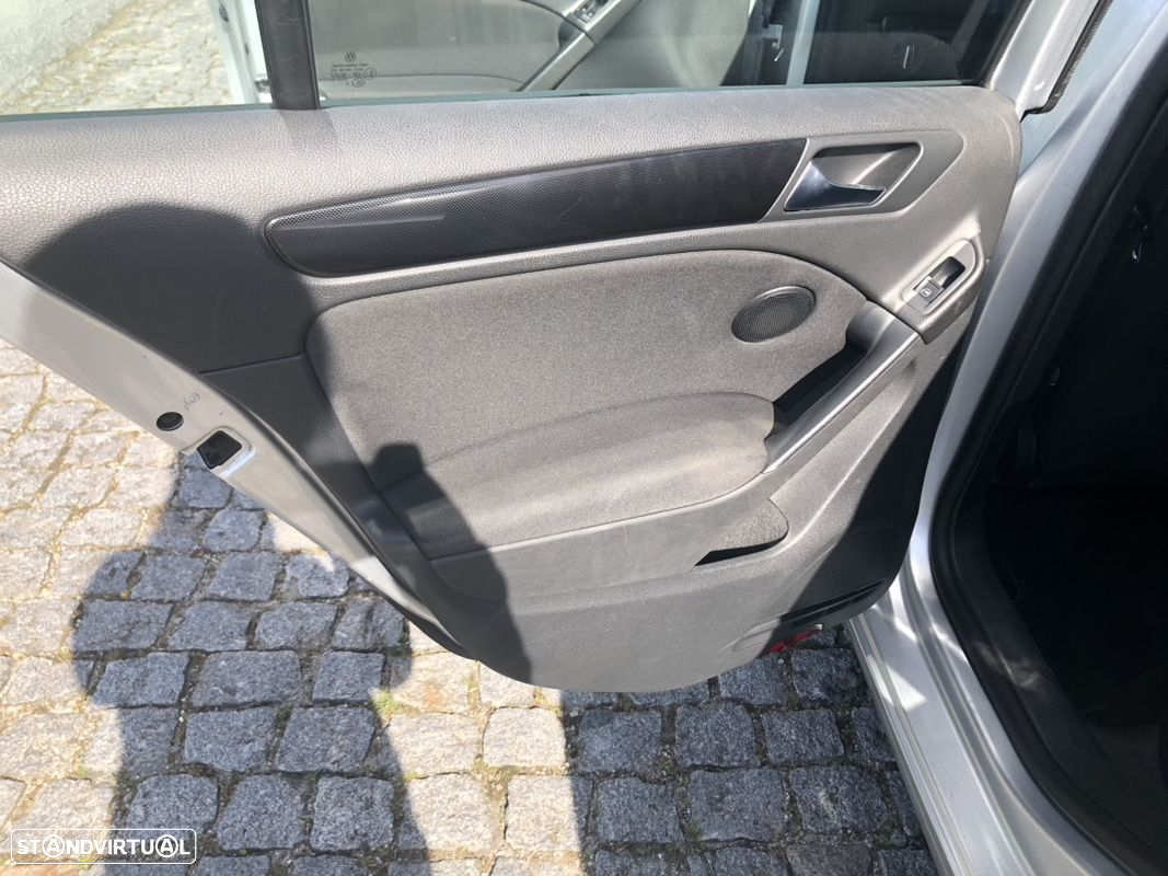 VW Golf 1.6 TDi Confortline DSG - 10