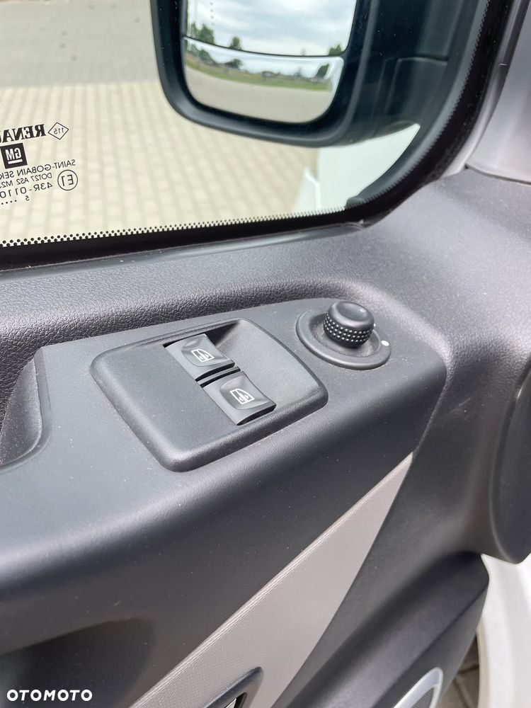 Renault TRAFIC - 9