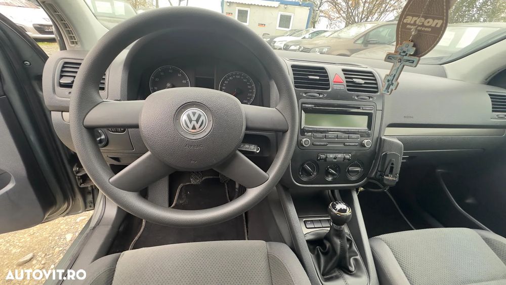 Volkswagen Golf - 21