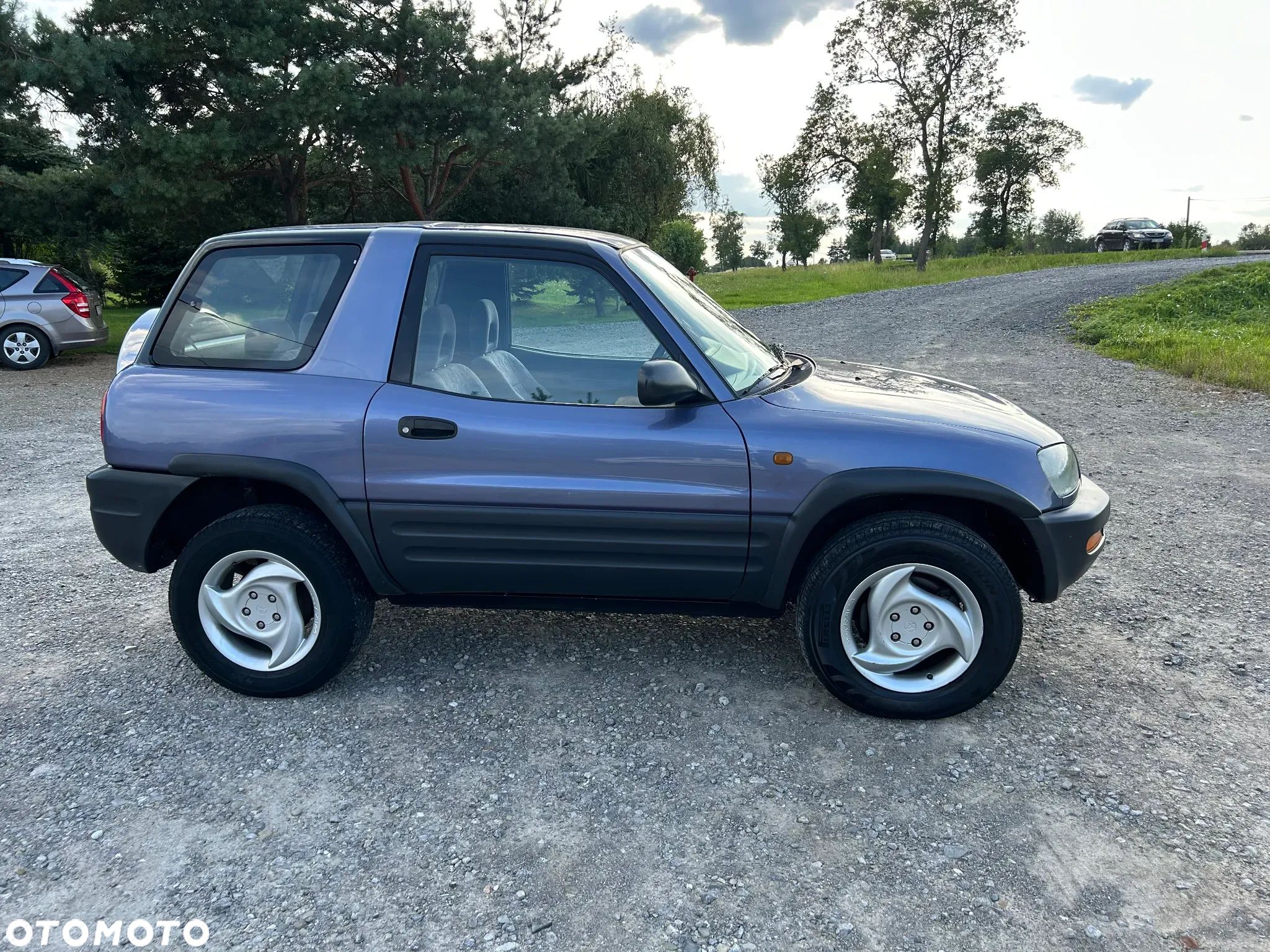 Toyota RAV4 - 1