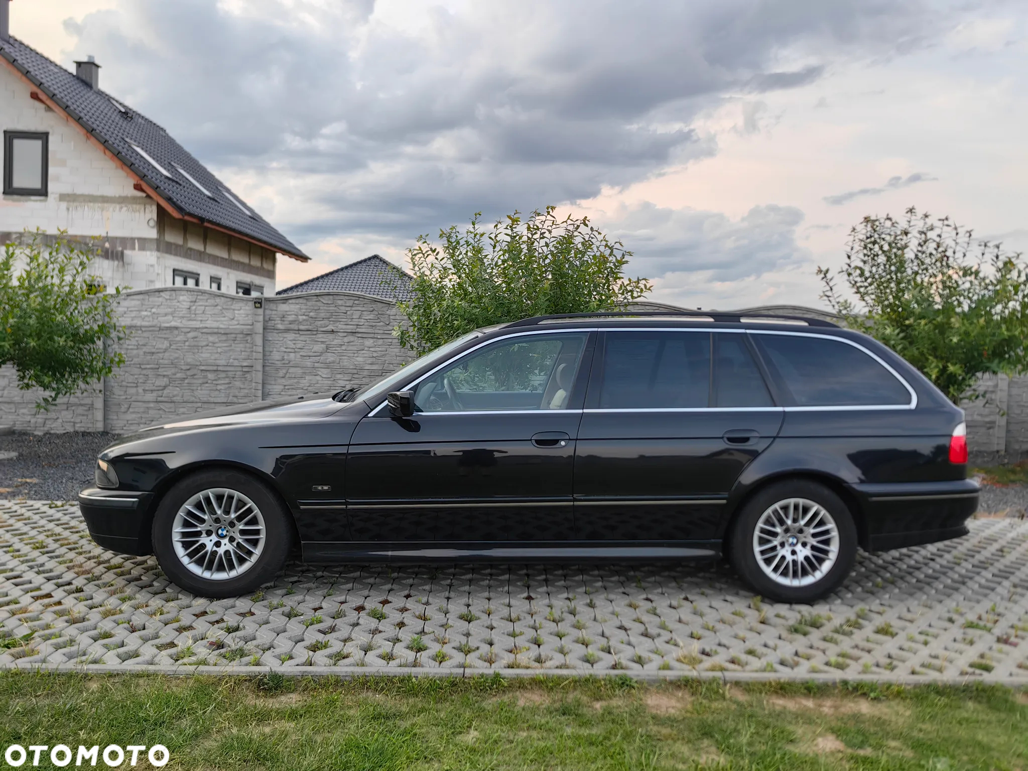 BMW Seria 5 520i Touring Edition Exclusive - 17