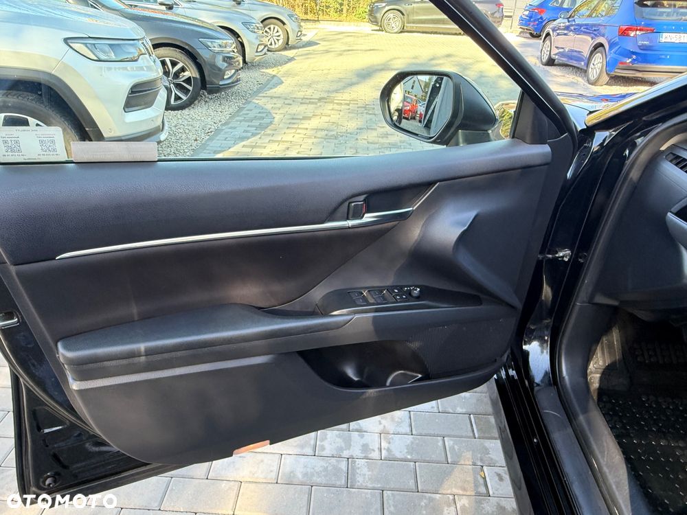 Toyota Camry 2.5 Hybrid Comfort CVT - 12