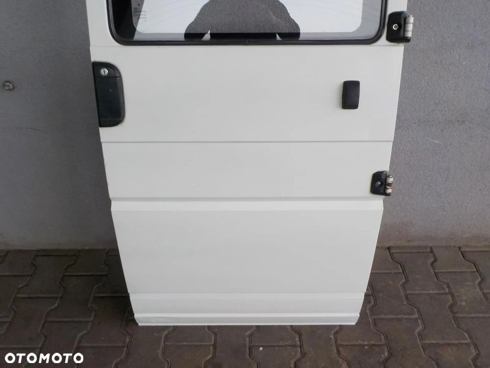 VW T4 DOKA DUBELKABINA DRZWI TYŁ TYLNE PRAWE KOMPLETNE - 2