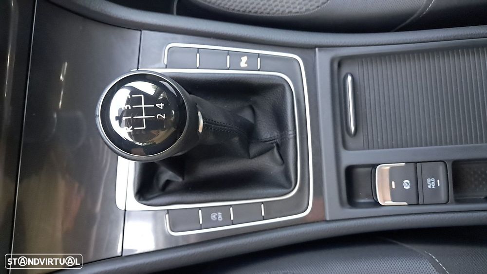 VW Golf 1.6 TDI Confortline - 35