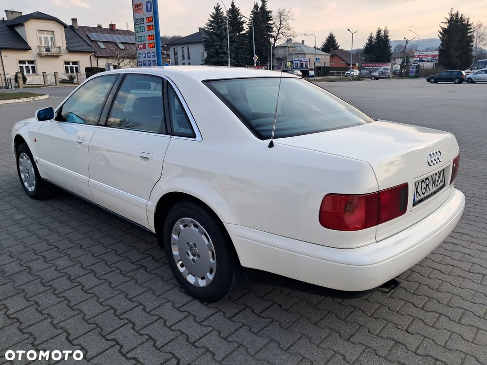 Audi A8 2.8 - 6