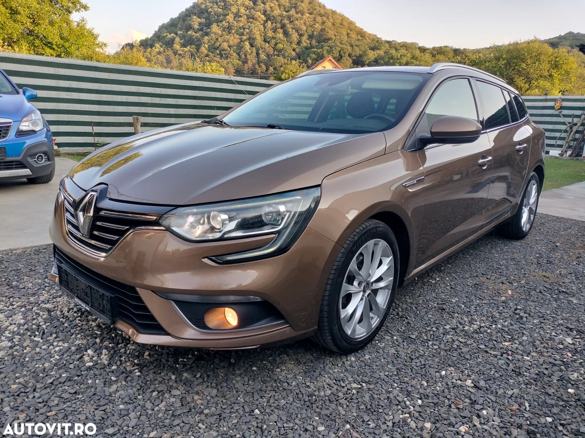 Renault Megane Grandtour ENERGY TCe 130 BUSINESS - 1