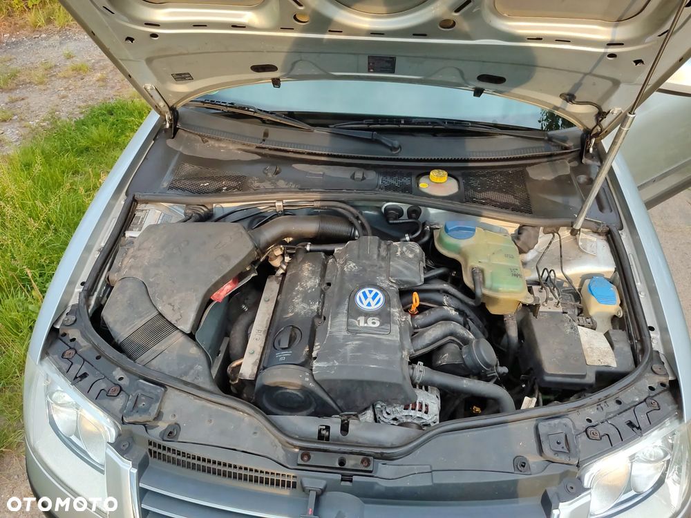 Volkswagen Passat 1.6 - 28