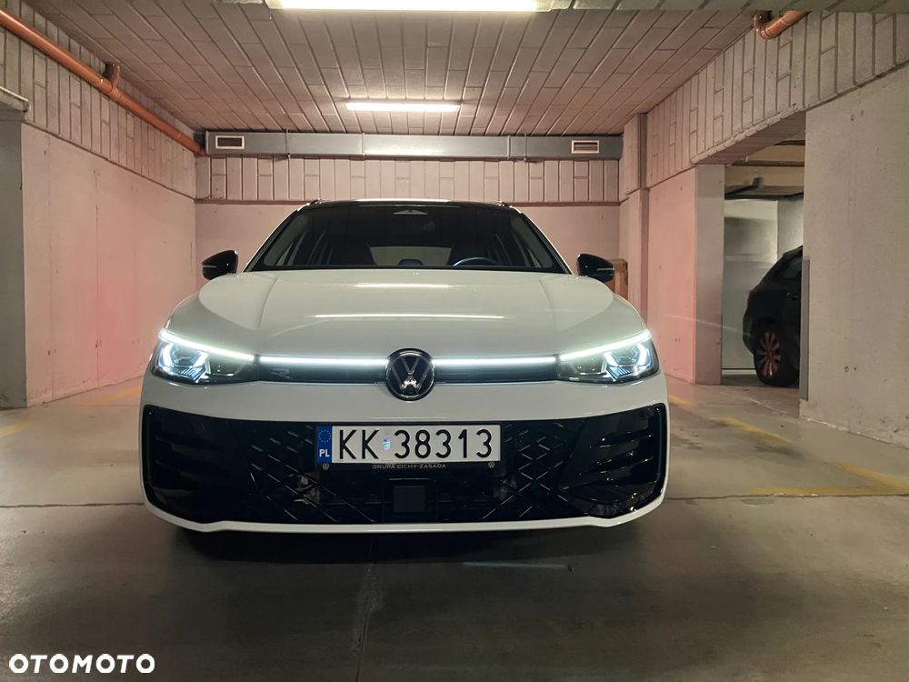 Volkswagen Passat - 12