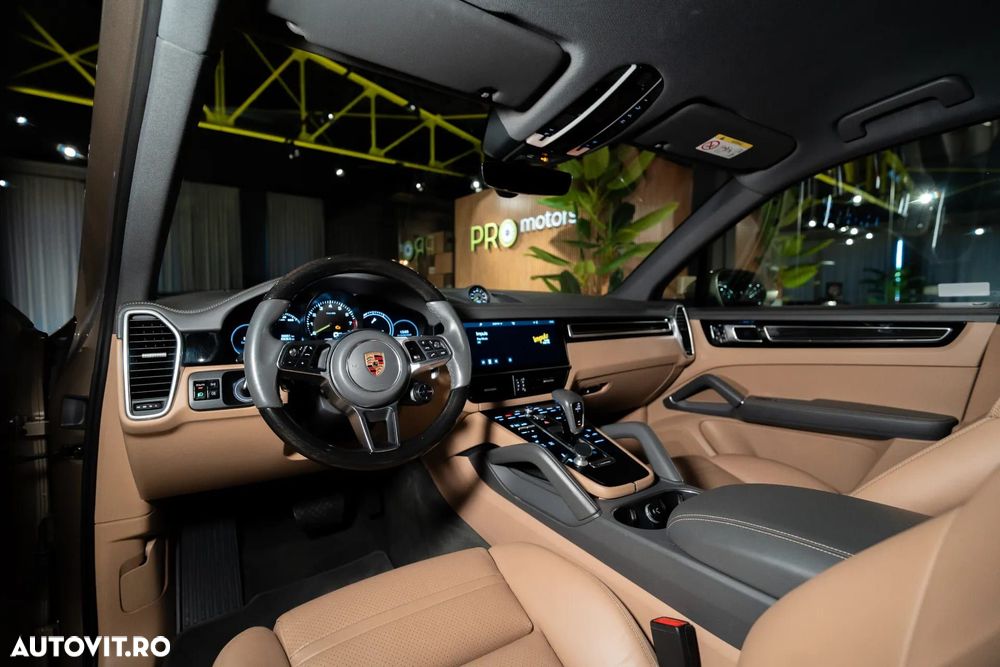 Porsche Cayenne - 31