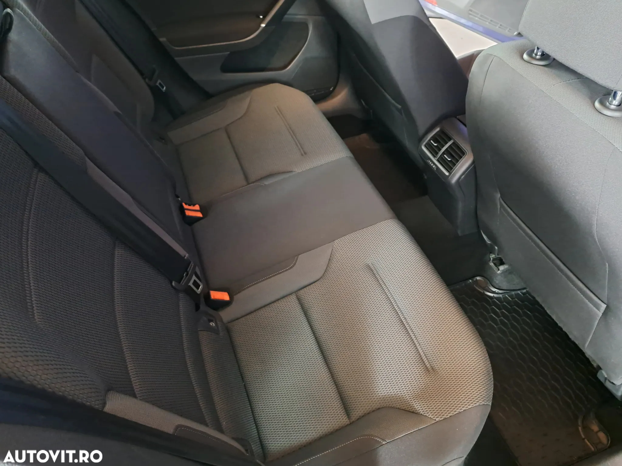 Volkswagen Golf - 18