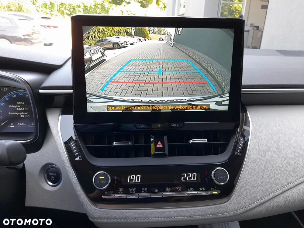 Toyota Corolla 1.8 Hybrid Style - 24