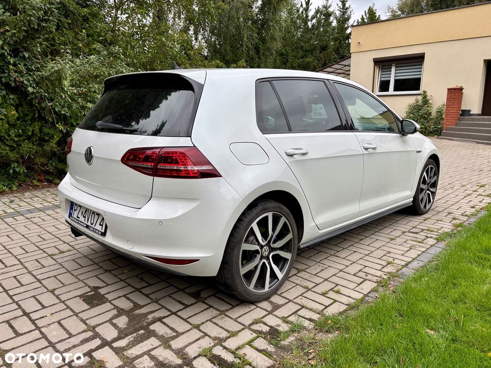 Volkswagen Golf - 3