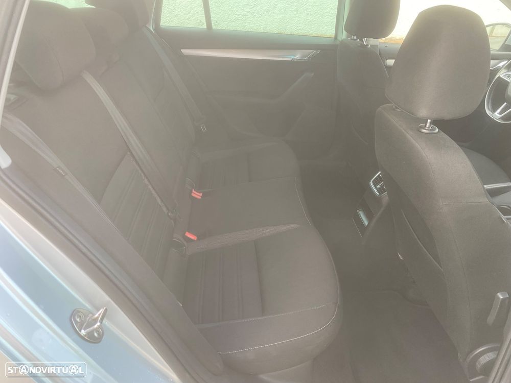 Skoda Octavia 1.6 TDI DSG Ambition - 10